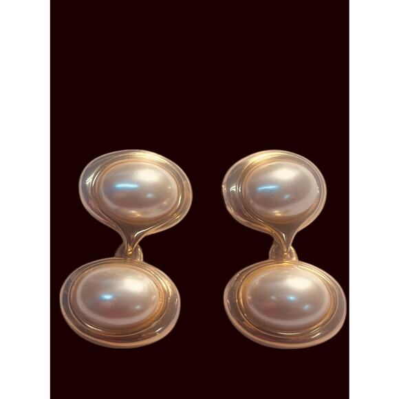 Fashion Jewelry Set - Necklace, Bracelet, and Earrings (One Faux Pearl Missing) - Picture 3 of 4